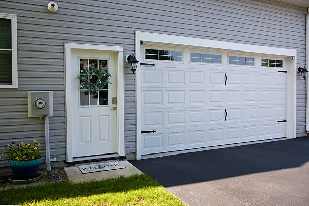 24/7 Emergency Garage Door Panel Replacement experts in Nantucket County County, MA